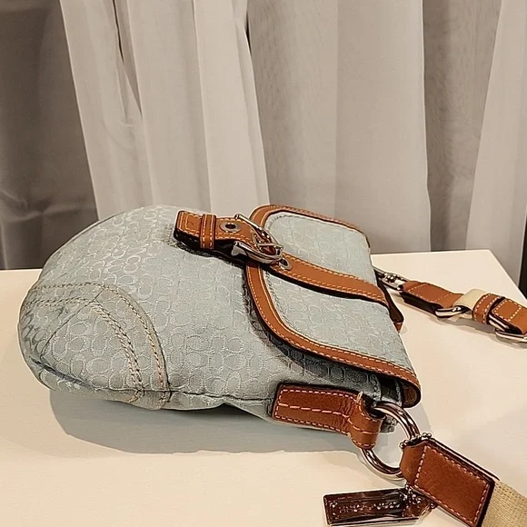 Coach Soho Mini Signature Swing-pack - Picture 9 of 15